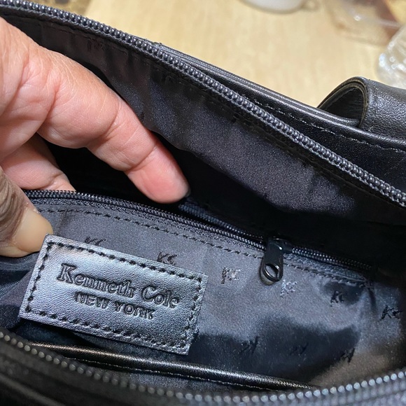 Kenneth Cole New York  black purse - Picture 2 of 4